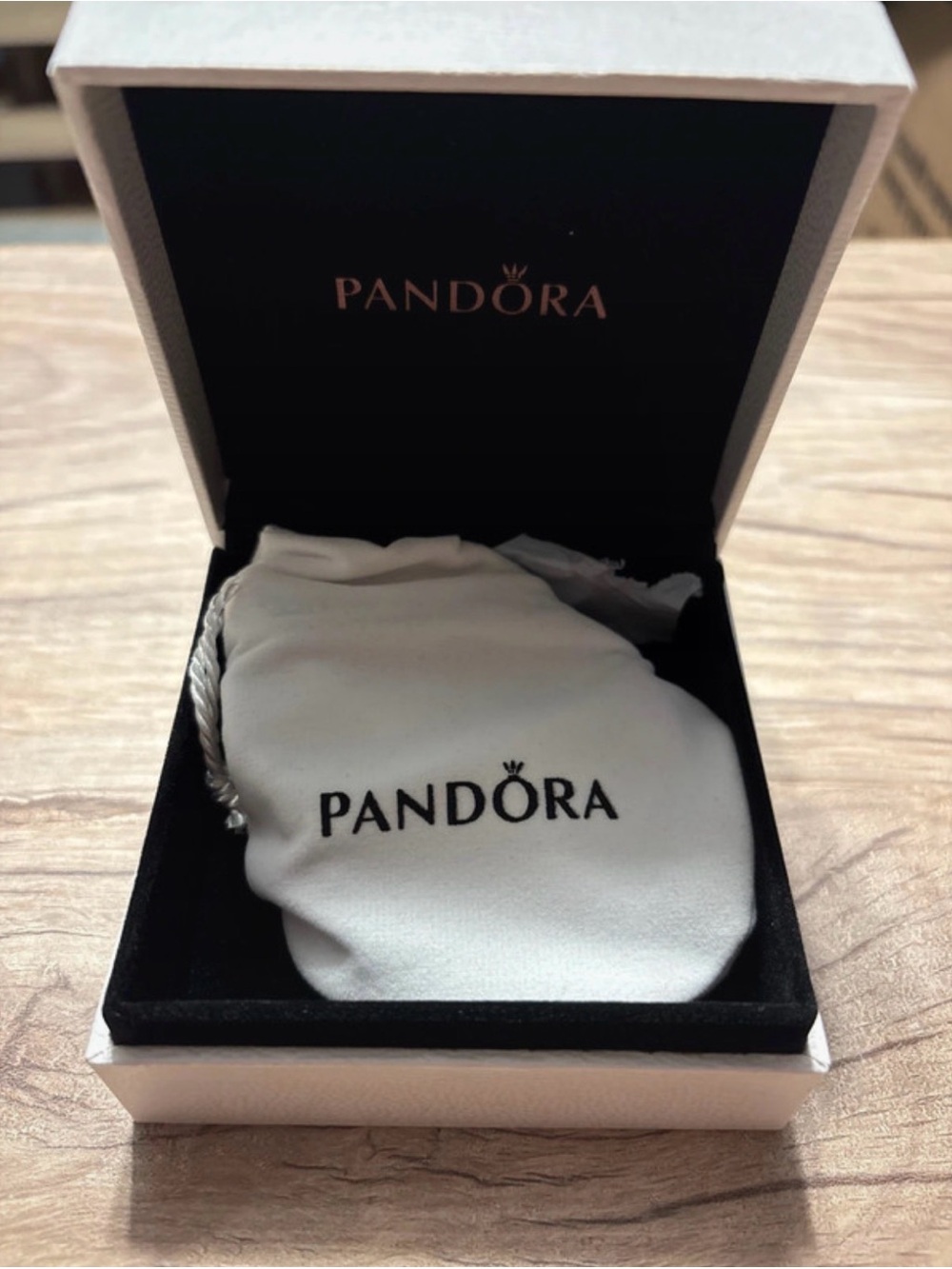 New 8.0” Pandora Moments Heart & Snake Chain Bracelet